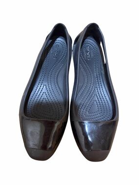 Crocs Sienna Black Shiny Patent Toe Rubber Flats Size 6